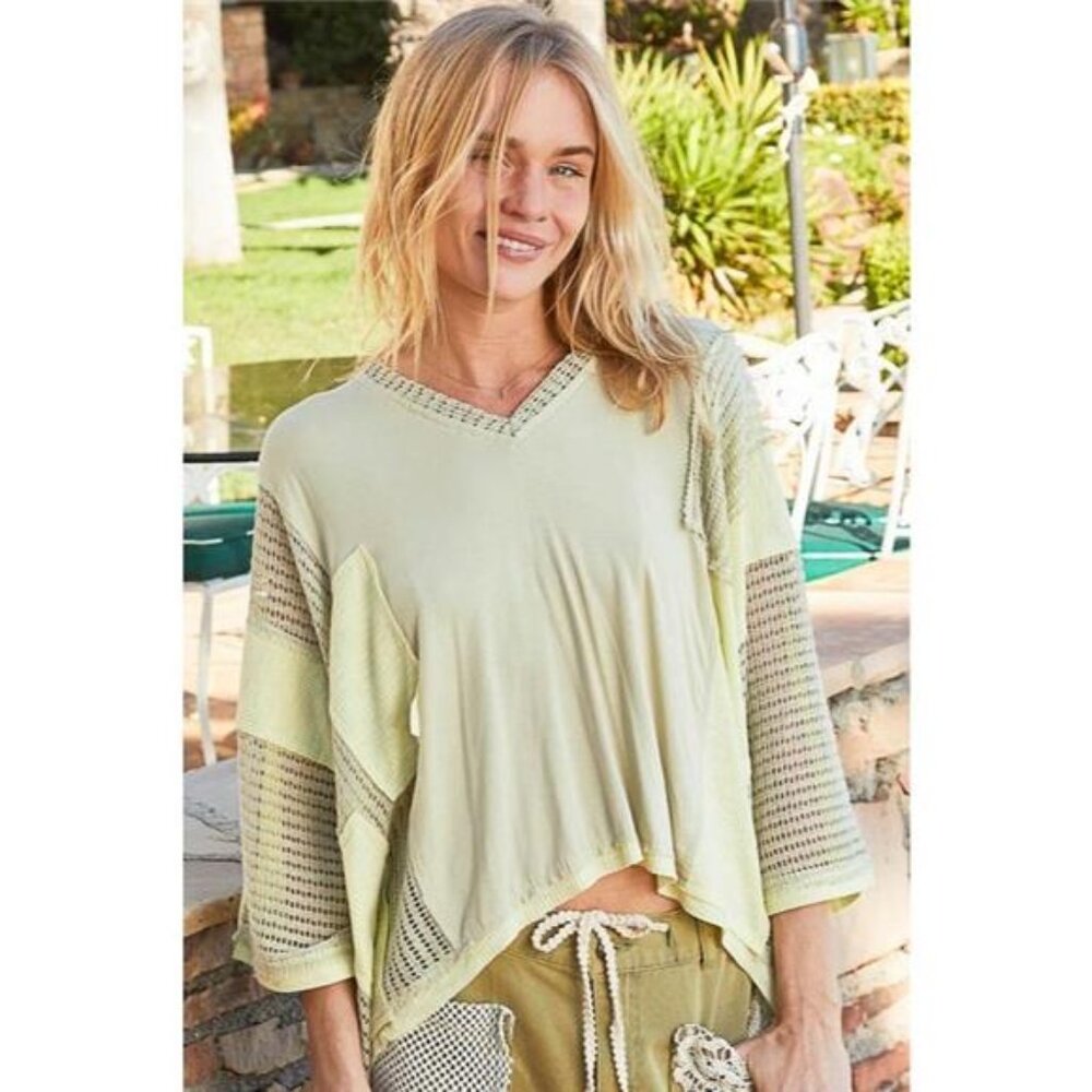 POL High-Low Contrast V-Neck Top - Picture 1 of 3